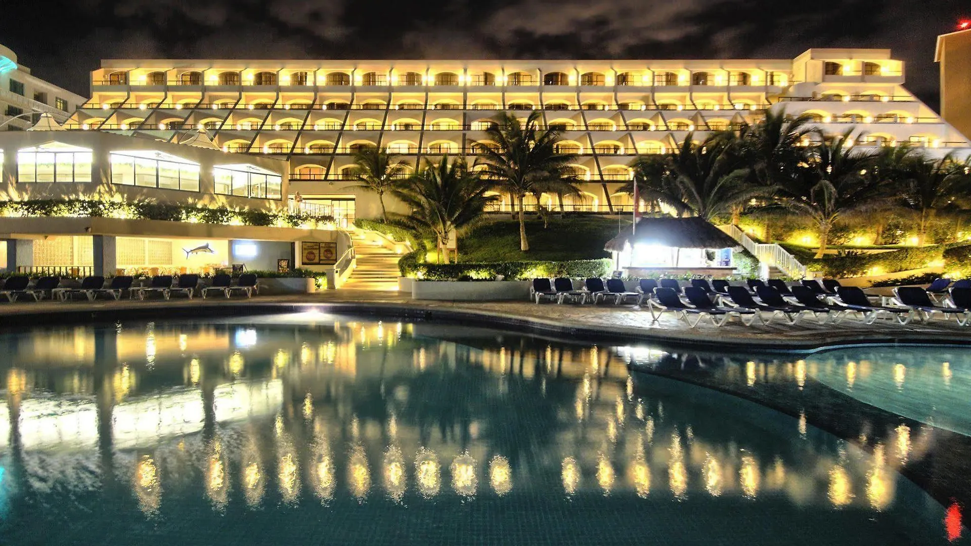 Golden Parnassus Adults Only Resort & Spa 칸쿤 호텔