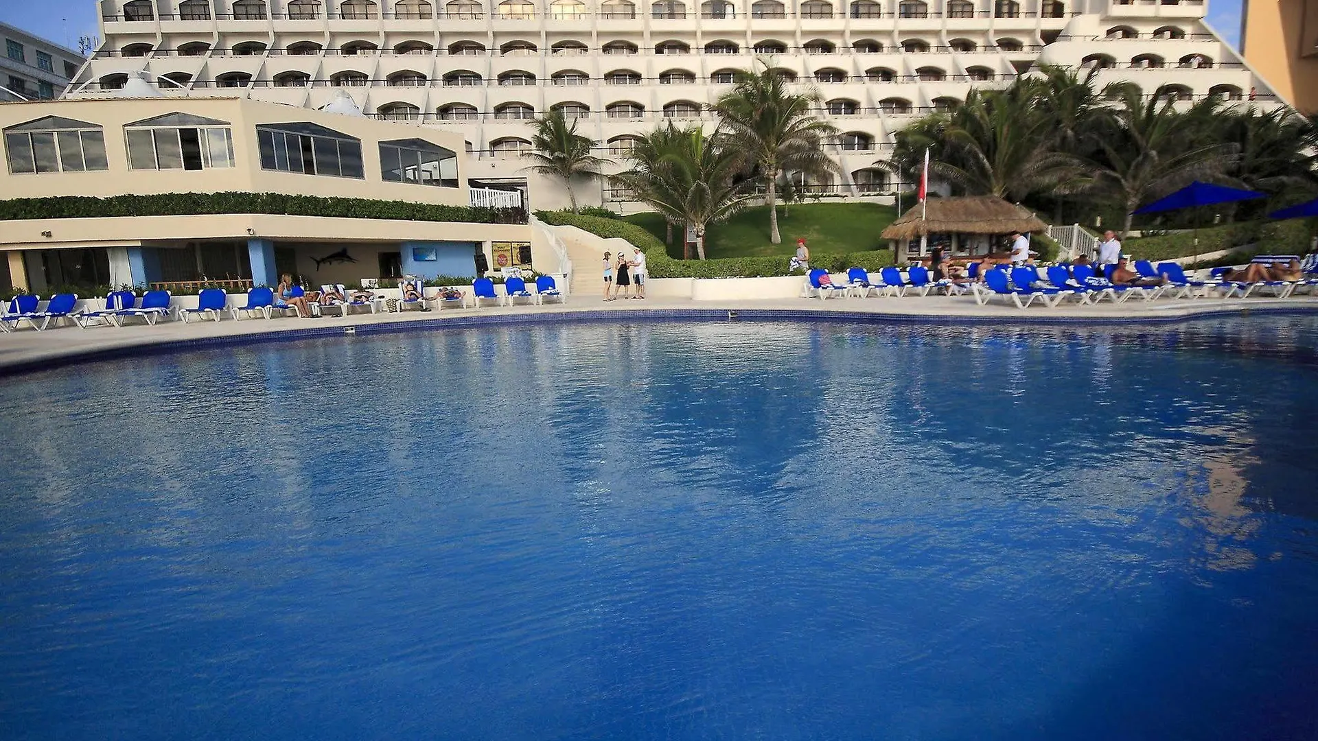 Golden Parnassus Adults Only Resort & Spa 칸쿤 호텔